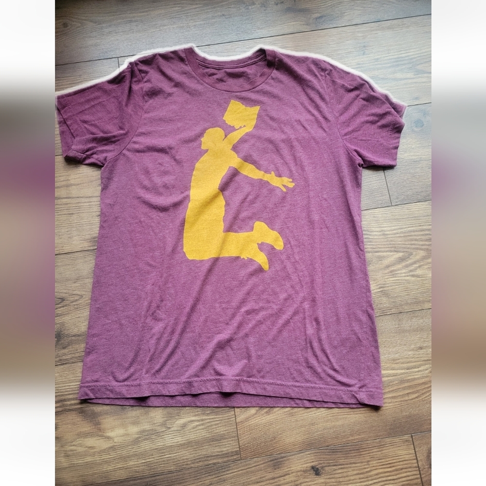 Lebron Ohio Graphic Dunking Basketball Shirt Large Maroon